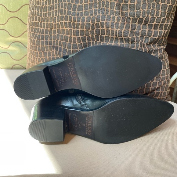 ITALEAU Miralda Waterproof Leather Stud Bootie 11 - Picture 9 of 9